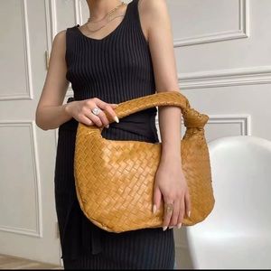 Woven knot shoulder bag NEW